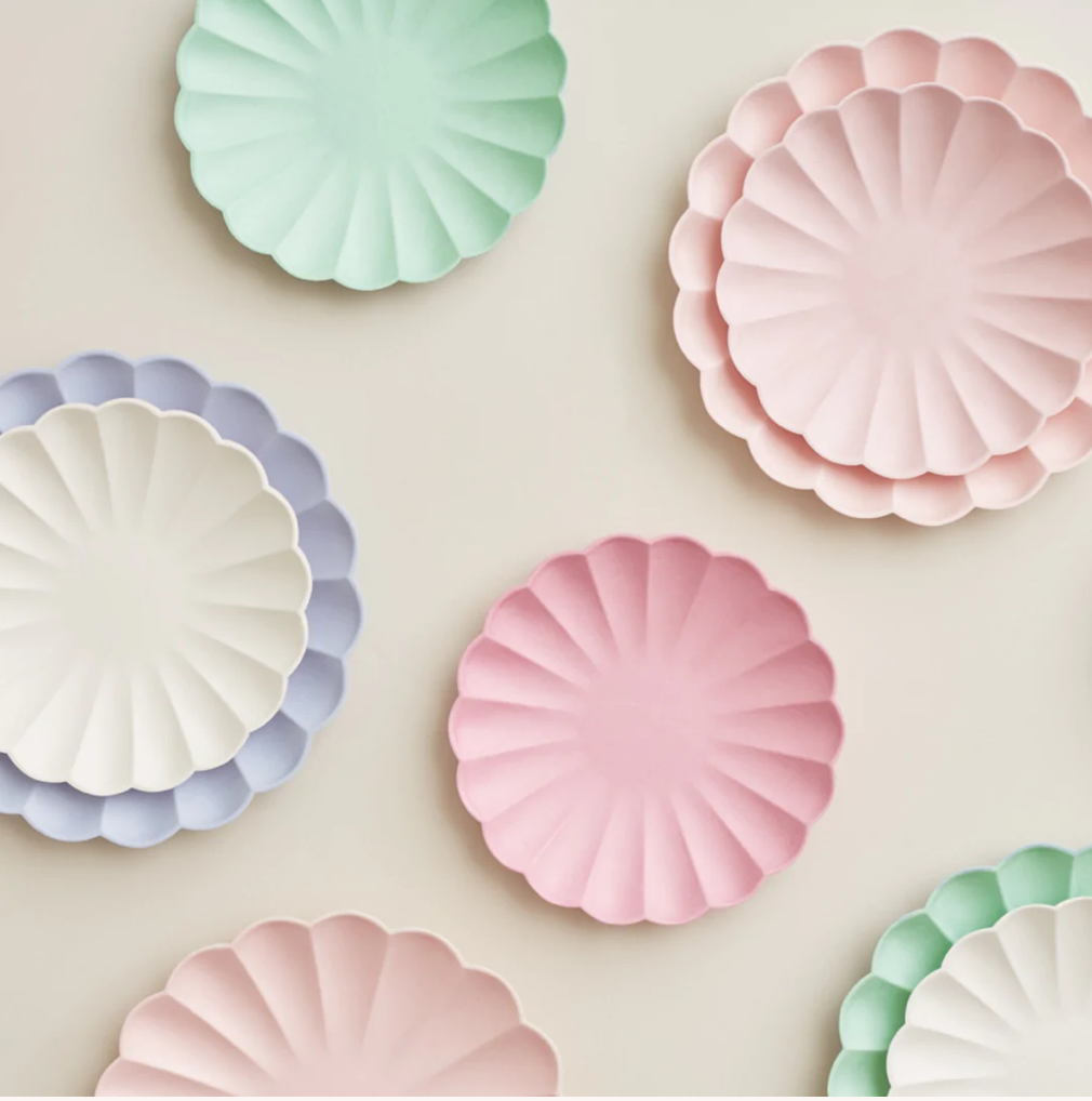 Small Bubblegum Pink Compostable Plates (x 8)