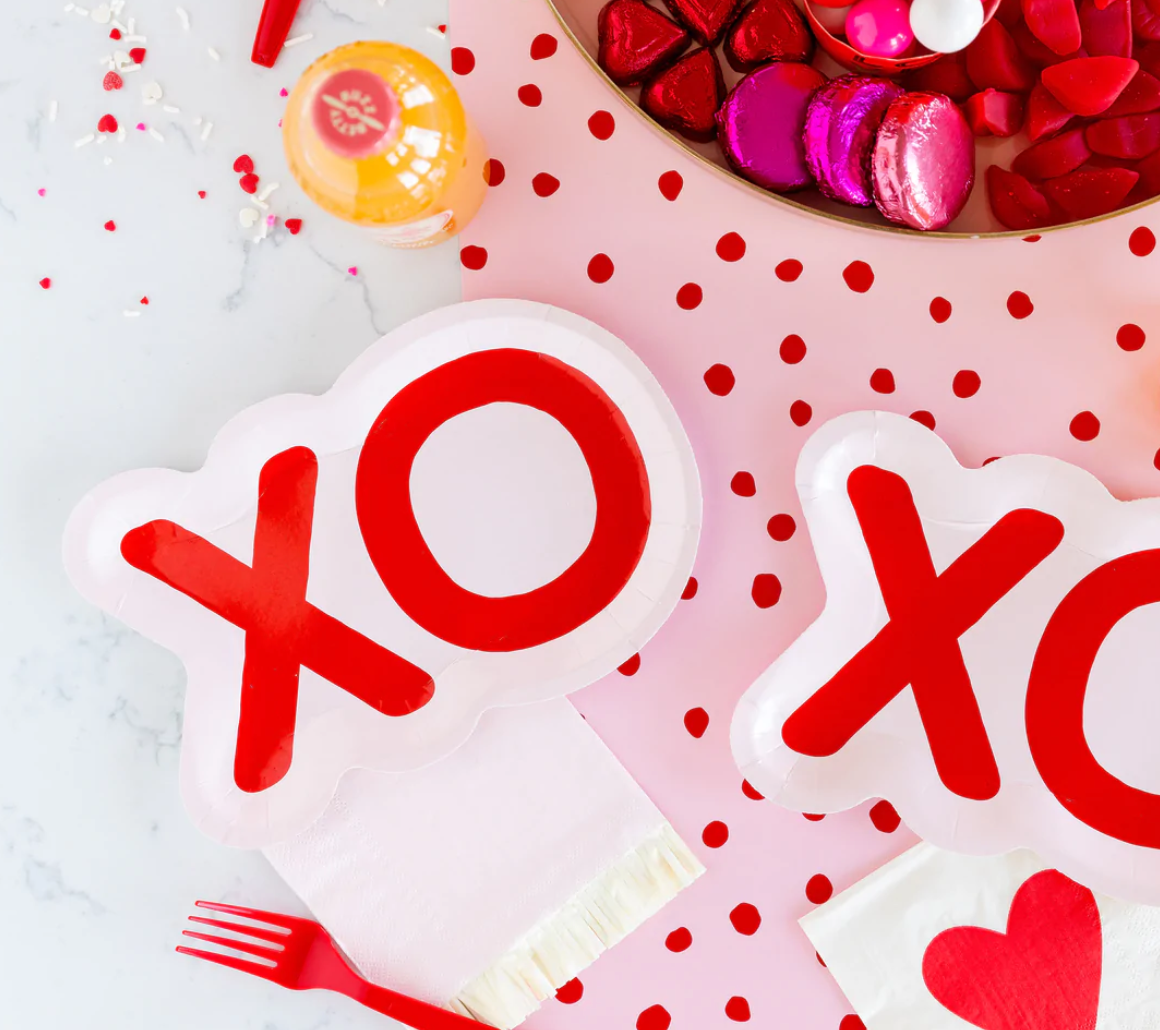 XOXO Shaped Plates (x8)